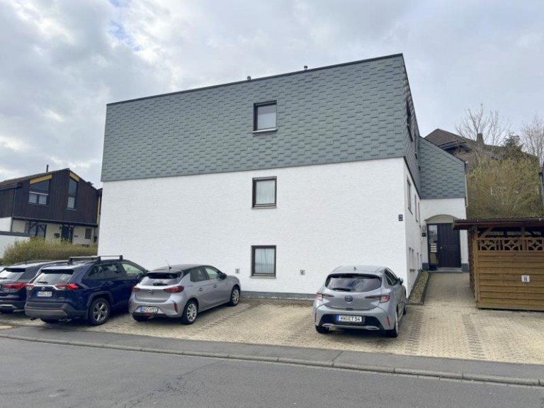 Vorderansicht Bad Marienberg Etagenwohnung Selber einziehen oder Vermieten wo andere Urlaub machen! 3- Zimmer Wohnung mit Balkon in ruhiger, aber dennoch zentraler Lage von Bad Marienberg
