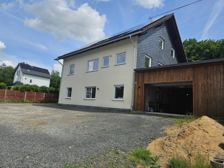 Hausansicht Oberrod Wohnung Sanierte 3-Zimmer Erdgeschosswohnung in ruhiger Lage von Oberrod