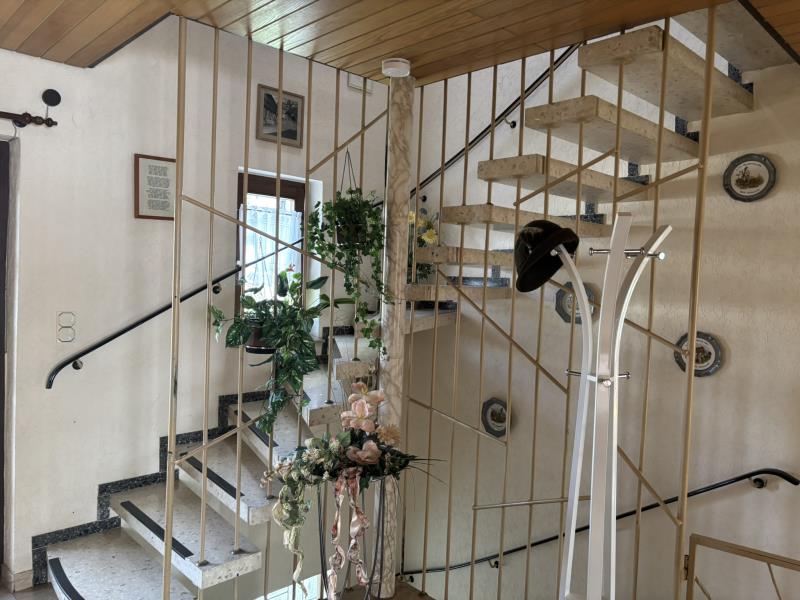 Treppenaufgang Diele Einfamilienhaus Girkenroth