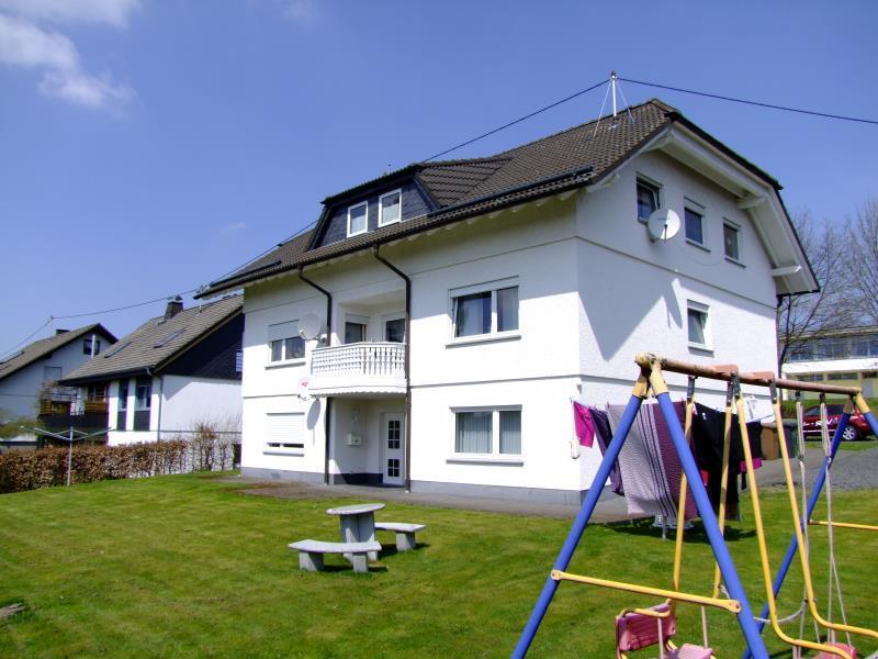Hausansicht 2 Wohnung Hellenhahn-Schellenberg