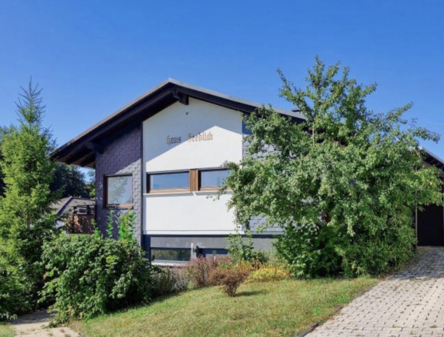 Vorderansicht Einfamilienhaus Stahlhofen am Wiesensee
