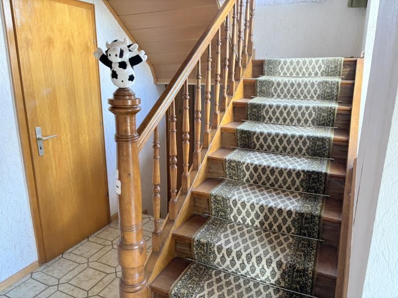 Alte Holztreppe Einfamilienhaus Alpenrod