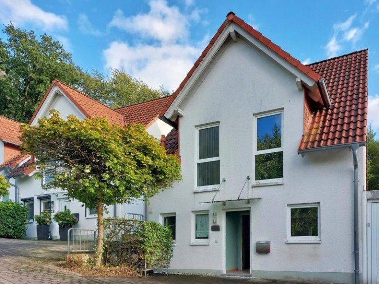 Vorderansicht Montabaur Einfamilienhaus Wohnen in bester Lage von Montabaur - Einfamilienhaus mit kleinem Garten