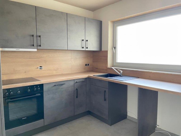 K�che Ansicht 1 Ebernhahn Wohnung Sanierte 2-Zimmer-Obergeschosswohnung mit Terrasse und Garage in Ebernhahn