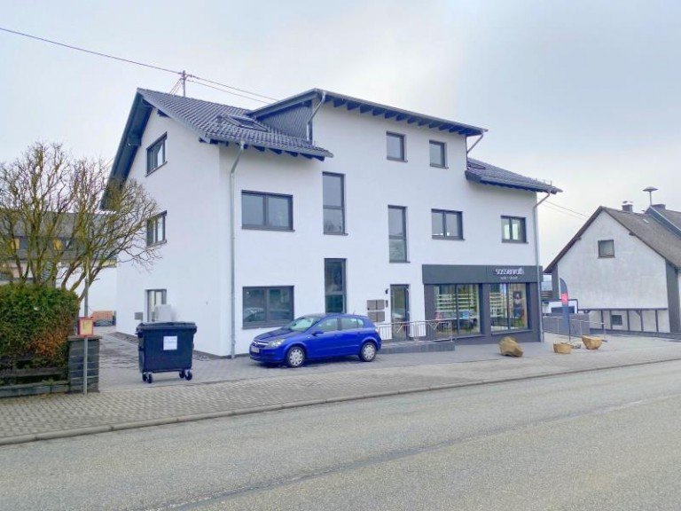 Frontansicht 1 Langenhahn Wohnung 2 Zimmer Dachgeschosswohnung in Langenhahn - Aufzug / Behindertengerecht