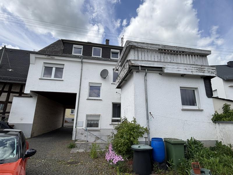 R�ckansicht Zweifamilienhaus Meudt