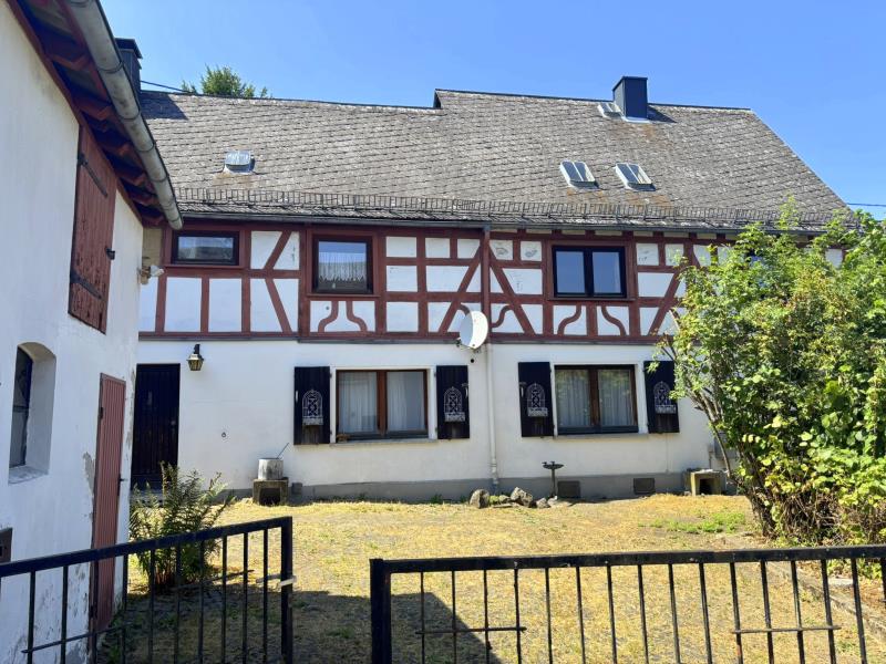 Vorderansicht Einfamilienhaus Berzhahn