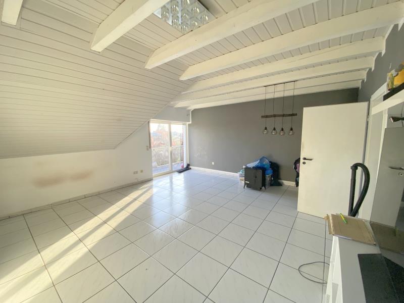 Wohn-/Essbereich Etagenwohnung H�hn