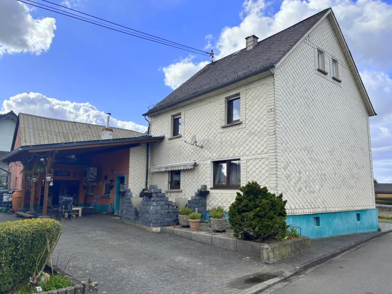R�ckansicht mit Carport Einfamilienhaus Bellingen