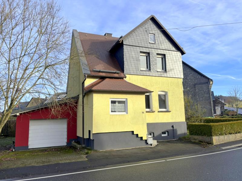 Frontansicht Einfamilienhaus Nister-M�hrendorf