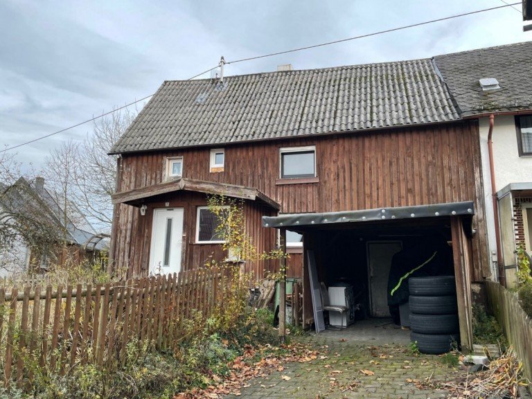Hausansicht 1 Gehlert Einfamilienhaus Ruhig gelegenes und freistehendes Haus in Gehlert - N�he von Hachenburg