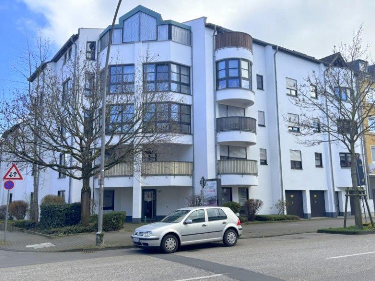 Vorderansicht Koblenz Wohnung Moderne 4 Zimmer Wohnung mit Garage, Aufzug & hochwertiger Ausstattung im Herzen von Koblenz