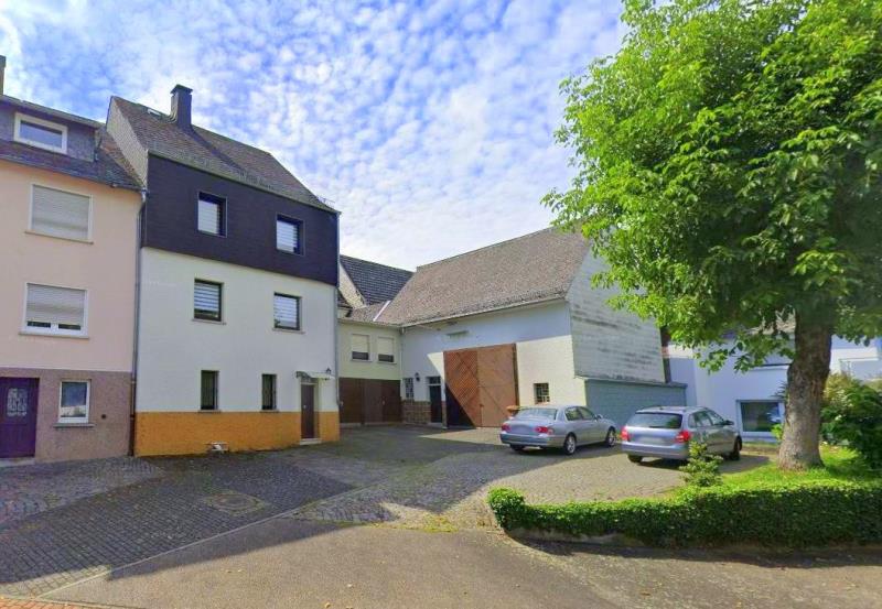 Gesamtansicht Einfamilienhaus Berzhahn