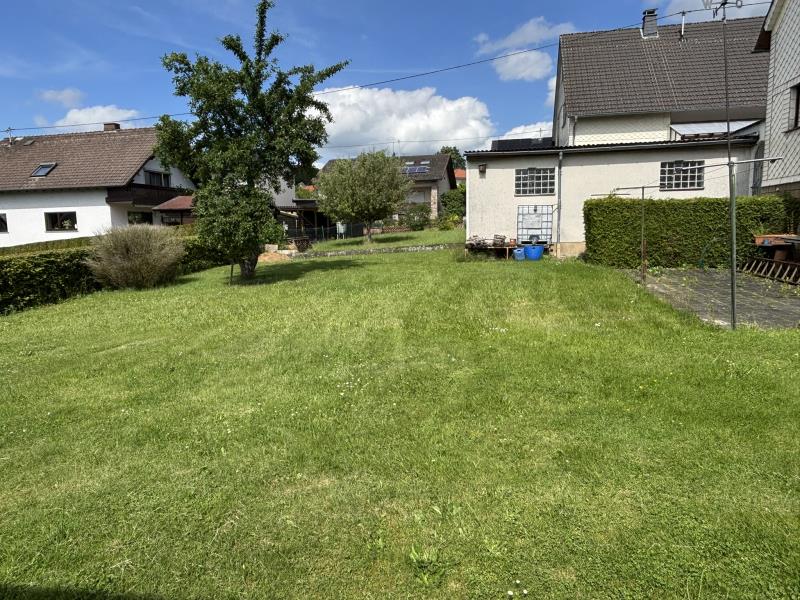 Gartenansicht Einfamilienhaus Girkenroth