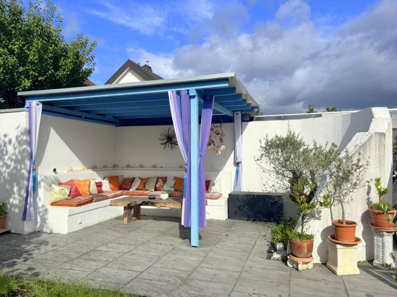�berdachte Terrasse mit idyllischer Sitzecke Einfamilienhaus Bendorf