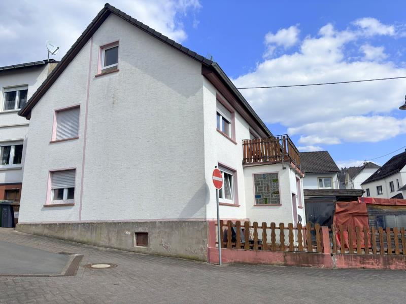 Seitenansicht Einfamilienhaus Gem�nden