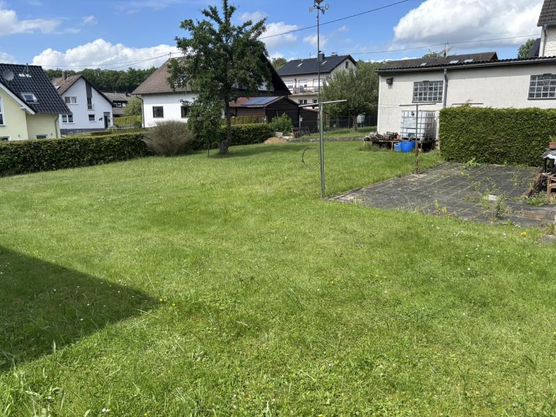 Gartenansicht 2 Einfamilienhaus Girkenroth