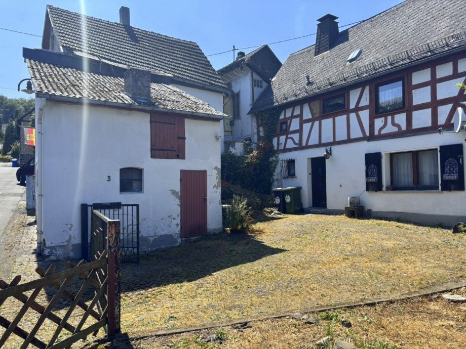 Ansicht mit Schuppen Einfamilienhaus Berzhahn