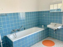 Badezimmer EG Liebhaberanwesen: Charmantes und urgem�tliches Zweifamilienhaus mit Nebengeb�ude in Alpenrod