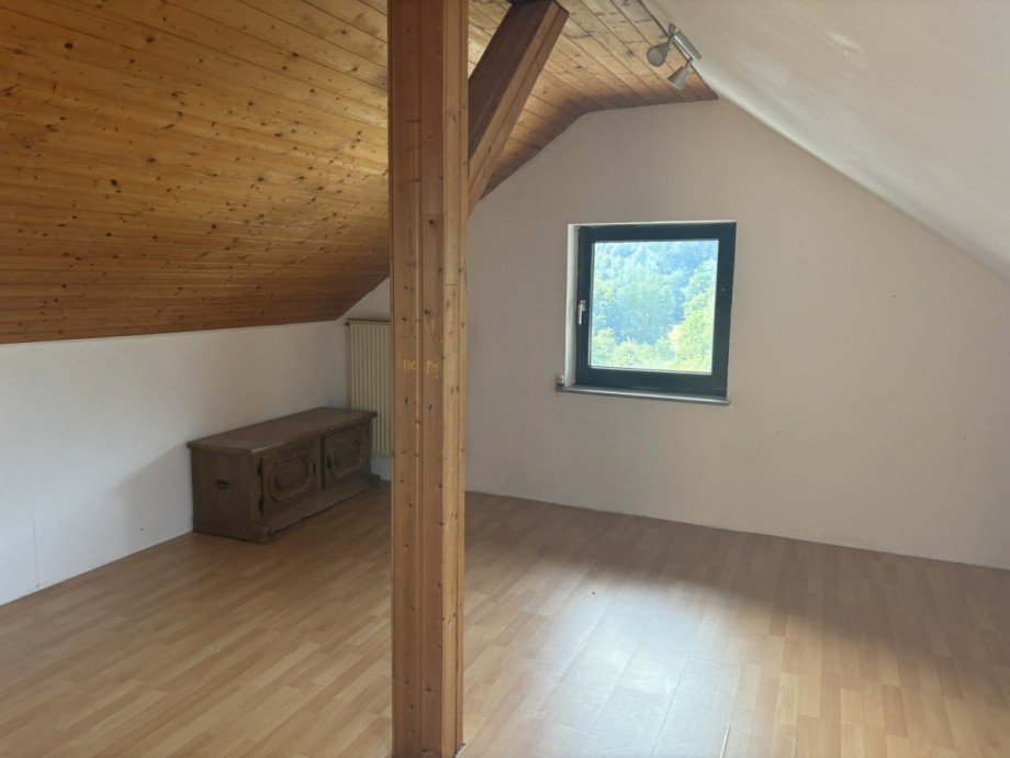 Zimmer DG Etagenwohnung Atzelgift